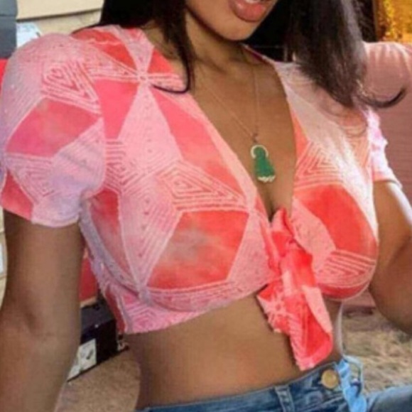 💋Sweet Cowgirl Cashew Print Pink & Red Deep V Neck Front Tie Crop Top - Picture 1 of 4